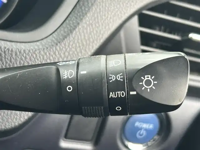 トヨタ ヴォクシー ハイブリッド V 岡山県 2014(平26)年 14.6万km ブラック 登録時走行距離145516km/アルパイン10インチナビ/フルセグTV(AM.FM.CD.DVD.TV.BT)/両側スライドドア/パワースライドドア/バックカメラ/ETC/シートヒーター/衝突軽減ブレーキ/横滑り防止装置/クルーズコントロール/オートライト/アイドリングストップ/15インチ純正AW/純正フロアマット/スマートキー/スペアキー/プッシュスタート