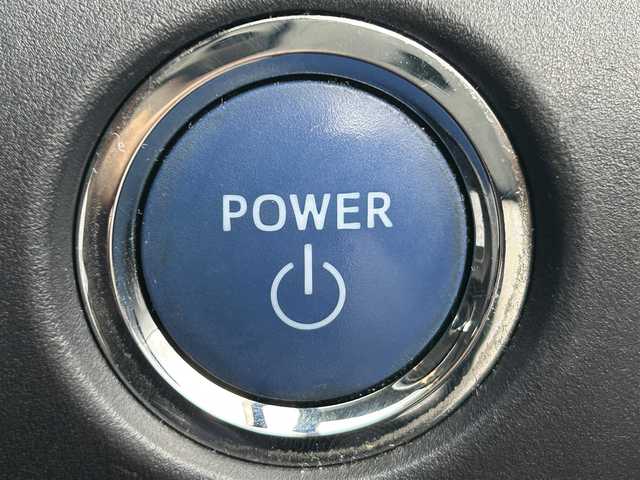 トヨタ ヴォクシー ハイブリッド V 岡山県 2014(平26)年 14.6万km ブラック 登録時走行距離145516km/アルパイン10インチナビ/フルセグTV(AM.FM.CD.DVD.TV.BT)/両側スライドドア/パワースライドドア/バックカメラ/ETC/シートヒーター/衝突軽減ブレーキ/横滑り防止装置/クルーズコントロール/オートライト/アイドリングストップ/15インチ純正AW/純正フロアマット/スマートキー/スペアキー/プッシュスタート