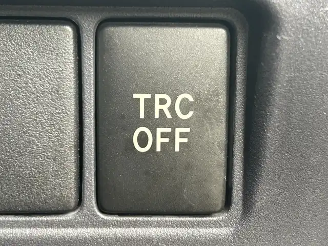 トヨタ ヴォクシー ハイブリッド V 岡山県 2014(平26)年 14.6万km ブラック 登録時走行距離145516km/アルパイン10インチナビ/フルセグTV(AM.FM.CD.DVD.TV.BT)/両側スライドドア/パワースライドドア/バックカメラ/ETC/シートヒーター/衝突軽減ブレーキ/横滑り防止装置/クルーズコントロール/オートライト/アイドリングストップ/15インチ純正AW/純正フロアマット/スマートキー/スペアキー/プッシュスタート