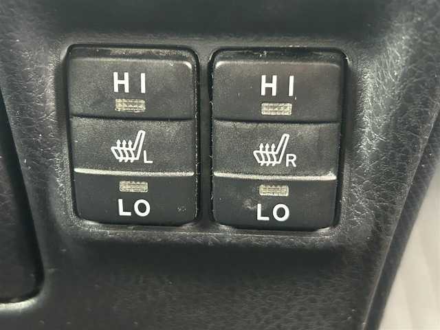 トヨタ ヴォクシー ハイブリッド V 岡山県 2014(平26)年 14.6万km ブラック 登録時走行距離145516km/アルパイン10インチナビ/フルセグTV(AM.FM.CD.DVD.TV.BT)/両側スライドドア/パワースライドドア/バックカメラ/ETC/シートヒーター/衝突軽減ブレーキ/横滑り防止装置/クルーズコントロール/オートライト/アイドリングストップ/15インチ純正AW/純正フロアマット/スマートキー/スペアキー/プッシュスタート