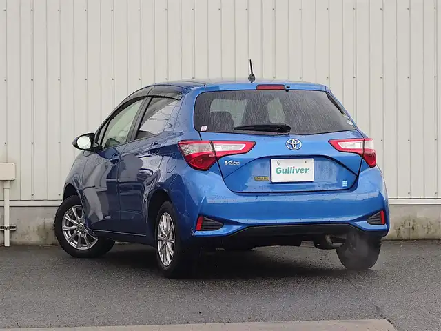 トヨタ ヴィッツ F 山形県 2017(平29)年 8.9万km コバルトブルーメタリック 衝突被害軽減システム/ワンオーナー/SDナビ/　　【CD ワンセグ USB Radio】/14インチアルミホイール/電動格納ウィンカーミラー/純正フロアマット/ドアバイザ―/エアコン/スマートキー/ETC