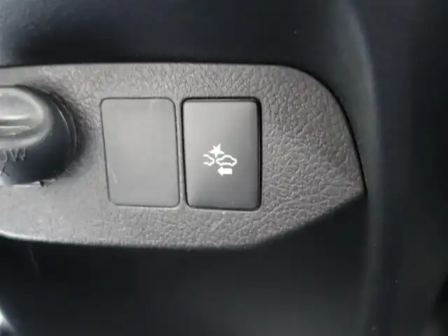 トヨタ ヴィッツ F 山形県 2017(平29)年 8.9万km コバルトブルーメタリック 衝突被害軽減システム/ワンオーナー/SDナビ/　　【CD ワンセグ USB Radio】/14インチアルミホイール/電動格納ウィンカーミラー/純正フロアマット/ドアバイザ―/エアコン/スマートキー/ETC