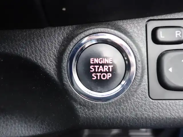 トヨタ ヴィッツ F 山形県 2017(平29)年 8.9万km コバルトブルーメタリック 衝突被害軽減システム/ワンオーナー/SDナビ/　　【CD ワンセグ USB Radio】/14インチアルミホイール/電動格納ウィンカーミラー/純正フロアマット/ドアバイザ―/エアコン/スマートキー/ETC