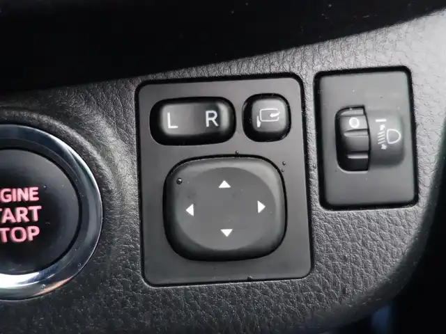 トヨタ ヴィッツ F 山形県 2017(平29)年 8.9万km コバルトブルーメタリック 衝突被害軽減システム/ワンオーナー/SDナビ/　　【CD ワンセグ USB Radio】/14インチアルミホイール/電動格納ウィンカーミラー/純正フロアマット/ドアバイザ―/エアコン/スマートキー/ETC