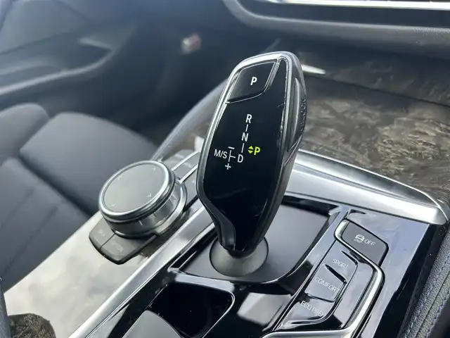 ＢＭＷ ５２３ｉ ツーリング Mスポーツ 滋賀県 2018(平30)年 3万km 黒 360°カメラ/コンフォートアクセス/インテリジェントセーフティ/アダプティブ・クルーズ・コントロール/LEDヘッドライト/純正ナビ/フルセグＴＶ・Bluetooth・USB/前席パワーシート/シートメモリー/レーンキープ/パーキングアシスト/オートホールド/パドルシフト/パワーバックドア/純正19インチＡＷ