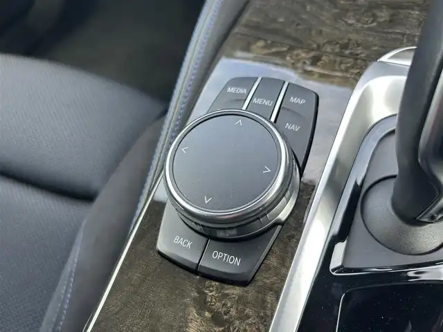 ＢＭＷ ５２３ｉ ツーリング Mスポーツ 滋賀県 2018(平30)年 3万km 黒 360°カメラ/コンフォートアクセス/インテリジェントセーフティ/アダプティブ・クルーズ・コントロール/LEDヘッドライト/純正ナビ/フルセグＴＶ・Bluetooth・USB/前席パワーシート/シートメモリー/レーンキープ/パーキングアシスト/オートホールド/パドルシフト/パワーバックドア/純正19インチＡＷ