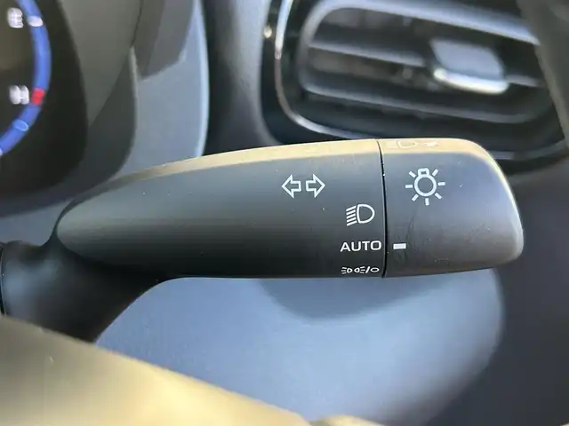 トヨタ ヤリスクロス ハイブリッド Z アドベンチャー 熊本県 2023(令5)年 1.2万km ブラックマイカ/ベージュ 2トーン 純正ナビ/・AM/FM/CD/USB/BT/・AppleCarPlay/AndroidAuto/・フルセグTV/全周囲カメラ/・フロント/サイド/バック/トヨタセーフティセンス/・レーントレーシングアラート/・プリクラッシュセーフティシステム/・ブラインドスポットモニター/・クリアランスソナー/・リヤクロストラフィックアラート/・パーキングサポートブレーキ/・ロードサインアシスト/・車両接近通報装置/・オートマチックハイビーム/・レーダークルーズコントロール/前後コーナーセンサー/革巻きステアリング/・ステアリングリモコン/・ステアリングヒーター/オートライト/・LEDライト/・ヘッドライトレベライザー/純正ETC/ハーフレザーシート/・D/N席シートヒーター/・D席パワーシート/前後ドライブレコーダー（TZ-DR210）/電動格納ミラー/・ウィンカーミラー/ドアバイザー/純正アルミホイール/純正フロアマット/スマートキー