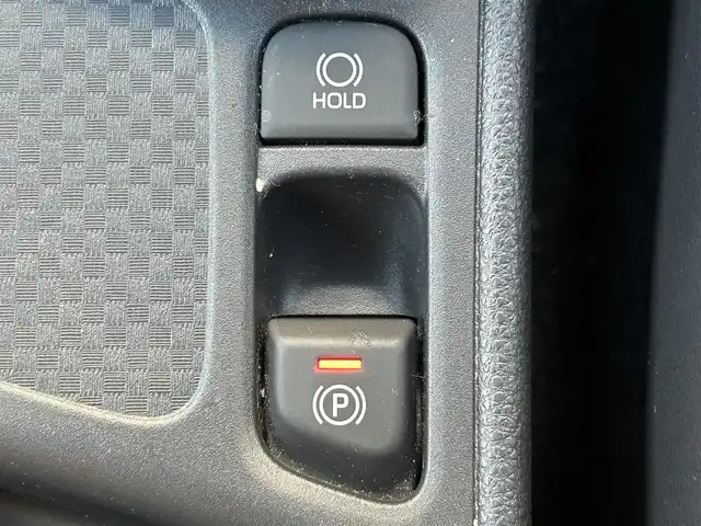 トヨタ ヤリスクロス ハイブリッド Z アドベンチャー 熊本県 2023(令5)年 1.2万km ブラックマイカ/ベージュ 2トーン 純正ナビ/・AM/FM/CD/USB/BT/・AppleCarPlay/AndroidAuto/・フルセグTV/全周囲カメラ/・フロント/サイド/バック/トヨタセーフティセンス/・レーントレーシングアラート/・プリクラッシュセーフティシステム/・ブラインドスポットモニター/・クリアランスソナー/・リヤクロストラフィックアラート/・パーキングサポートブレーキ/・ロードサインアシスト/・車両接近通報装置/・オートマチックハイビーム/・レーダークルーズコントロール/前後コーナーセンサー/革巻きステアリング/・ステアリングリモコン/・ステアリングヒーター/オートライト/・LEDライト/・ヘッドライトレベライザー/純正ETC/ハーフレザーシート/・D/N席シートヒーター/・D席パワーシート/前後ドライブレコーダー（TZ-DR210）/電動格納ミラー/・ウィンカーミラー/ドアバイザー/純正アルミホイール/純正フロアマット/スマートキー