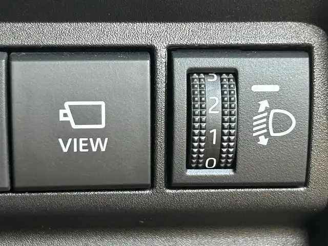 トヨタ ヤリスクロス ハイブリッド Z アドベンチャー 熊本県 2023(令5)年 1.2万km ブラックマイカ/ベージュ 2トーン 純正ナビ/・AM/FM/CD/USB/BT/・AppleCarPlay/AndroidAuto/・フルセグTV/全周囲カメラ/・フロント/サイド/バック/トヨタセーフティセンス/・レーントレーシングアラート/・プリクラッシュセーフティシステム/・ブラインドスポットモニター/・クリアランスソナー/・リヤクロストラフィックアラート/・パーキングサポートブレーキ/・ロードサインアシスト/・車両接近通報装置/・オートマチックハイビーム/・レーダークルーズコントロール/前後コーナーセンサー/革巻きステアリング/・ステアリングリモコン/・ステアリングヒーター/オートライト/・LEDライト/・ヘッドライトレベライザー/純正ETC/ハーフレザーシート/・D/N席シートヒーター/・D席パワーシート/前後ドライブレコーダー（TZ-DR210）/電動格納ミラー/・ウィンカーミラー/ドアバイザー/純正アルミホイール/純正フロアマット/スマートキー