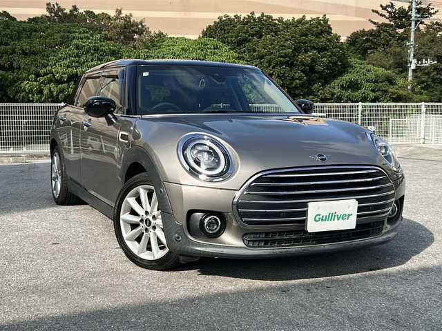 ＭＩＮＩ ＢＭＷ ミニ クラブマン クーパー 沖縄県 2020(令2)年 5.4万km グレーⅡ 純正ナビ　/（ＡＭ／ＦＭ／ＣＤ／ＤＶＤ／ＢＴ）　/バックモニター　/衝突軽減システム　/コーナーセンサー　/ＬＥＤヘッドライト　/ドライブレコーダー　/アイドリングストップ　/クルーズコントロール　/オートライト