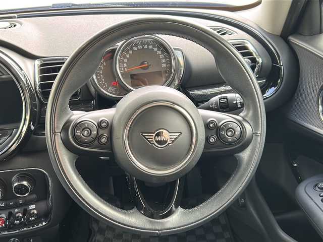 ＭＩＮＩ ＢＭＷ ミニ クラブマン クーパー 沖縄県 2020(令2)年 5.4万km グレーⅡ 純正ナビ　/（ＡＭ／ＦＭ／ＣＤ／ＤＶＤ／ＢＴ）　/バックモニター　/衝突軽減システム　/コーナーセンサー　/ＬＥＤヘッドライト　/ドライブレコーダー　/アイドリングストップ　/クルーズコントロール　/オートライト