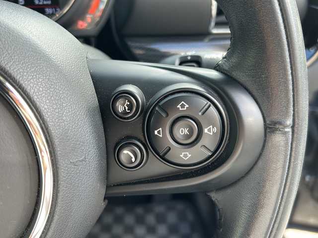 ＭＩＮＩ ＢＭＷ ミニ クラブマン クーパー 沖縄県 2020(令2)年 5.4万km グレーⅡ 純正ナビ　/（ＡＭ／ＦＭ／ＣＤ／ＤＶＤ／ＢＴ）　/バックモニター　/衝突軽減システム　/コーナーセンサー　/ＬＥＤヘッドライト　/ドライブレコーダー　/アイドリングストップ　/クルーズコントロール　/オートライト