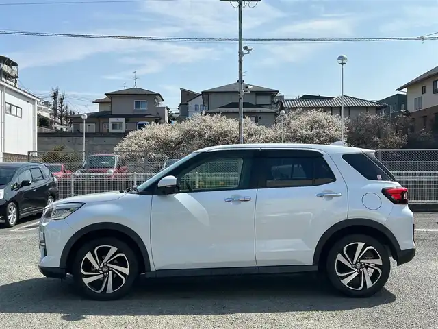 トヨタ ライズ Z 熊本県 2020(令2)年 3.8万km シャイニングホワイトパール ワンオーナー/衝突軽減ブレーキ/プッシュスタート/純正ナビ/（CD・DVD・フルセグTV・BTオーディオ・SD）/全方位カメラ/ビルトインETC/前後ドライブレコーダー/純正17インチAW/レーダークルーズ/前席シートヒーター/LEDヘッドライト/オートライト/フォグライト/横滑り防止装置/ウィンカーミラー/純正フロアマット/純正ドアバイザー/新車保証書/取扱説明書/スマートスペアキー×1本