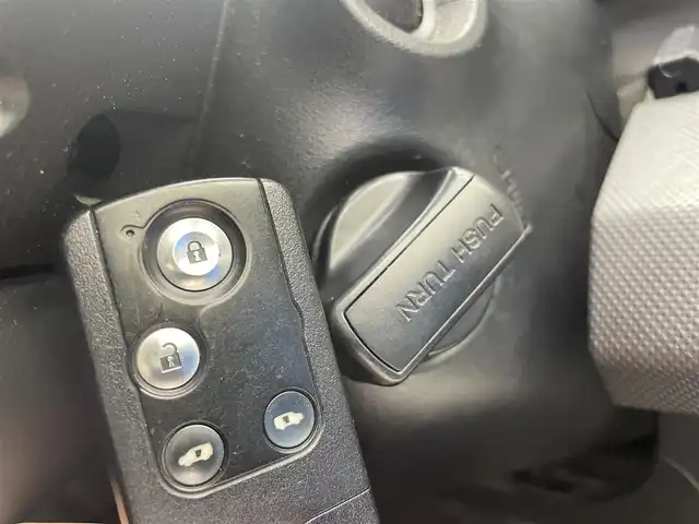 ホンダ フリード ハイブリット プレミアムエディション 茨城県 2016(平28)年 6.8万km ホワイトオーキッドパール 純正ナビ［VXM-165VFi］/フルセグ再生可/バックカメラ/ハーフレザーシート/両側パワースライドドア/純正フロアマット/ビルトインETC/ドライブレコーダー（前のみ）