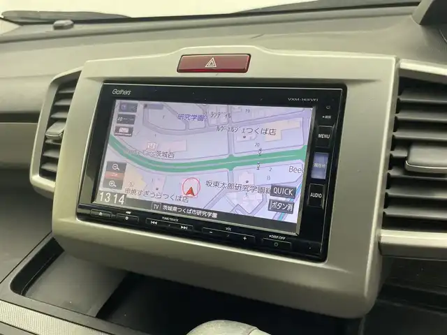 ホンダ フリード ハイブリット プレミアムエディション 茨城県 2016(平28)年 6.8万km ホワイトオーキッドパール 純正ナビ［VXM-165VFi］/フルセグ再生可/バックカメラ/ハーフレザーシート/両側パワースライドドア/純正フロアマット/ビルトインETC/ドライブレコーダー（前のみ）