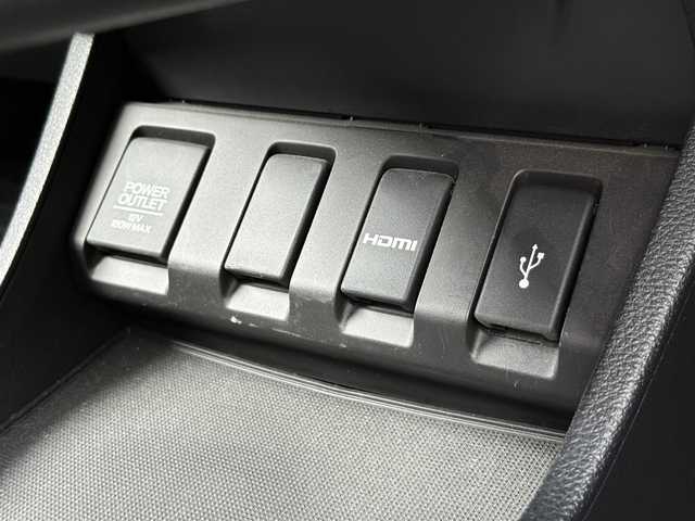 ホンダ ヴェゼル ハイブリッド X ホンダセンシング 徳島県 2020(令2)年 9.7万km プラチナホワイトパール ギャザーズ8インチナビ　VXM-205VFET/　フルセグ/USB/BT/HDMI/DISC/ラジオ/iPod/バックカメラ/追従式クルーズコントロール/ビルトインETC/パドルシフト/オートブレーキホールド/E CON/純正16インチアルミホイール/LEDヘッドライト/社外フロアマット/SPORT MODE/スマートキー/スペアキー/新車時保証書/取扱説明書