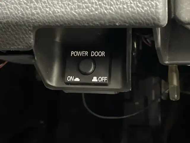 日産 デイズ ルークス ハイウェイスターX Gパッケージ 福岡県 2016(平28)年 4.4万km スパークリングレッド/ブラック ・純正ナビ　/（ＡＭ　ＦＭ　ＣＤ　ＤＶＤ　ＵＳＢ　ＳＤ　ＢＴ　ＩＰＯＤ）　/・全方位カメラ　/・バックカメラ　/・ＥＴＣ　/・衝突軽減　/・横滑り防止　/・両側パワスラ　/・純正フロアマット　/・純正１５インチアルミ　/・後席サーキュレーター/・キセノンヘッドライト/・ステアリングスイッチ/・オートライト/・電格ミラー/・バイザー