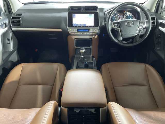 トヨタ ランドクルーザー プラド TX-L 70thアニバーサリーLTD 山形県 2021(令3)年 3.1万km ブラック ４WD/ルーフレール/サイドステップ/純正9型SDナビゲーション【NSZT-Y68T】/フルセグ　CD DVD　AM FM Bluetooth　USB　SDREC　HDMI　/バックカメラ/トヨタセーフティセンス/レーダークルーズコントロール/プリクラッシュセーフティ/レーンディパーチャーアラート/オートハイビーム/ロードサインアシスト/先行車発進告知/前後クリアランスソナー/ヘッドライトウォッシャー/キャメルレザーシート/前席シートヒーター/前席パワーシート/革巻きステアリング/社外前方ドライブレコーダー/ビルトインETC/プッシュスタート/スマートキー/純正18インチアルミホイール/純正リアスポイラー/LEDヘッドライト/オートライト/LEDフロントフォグランプ