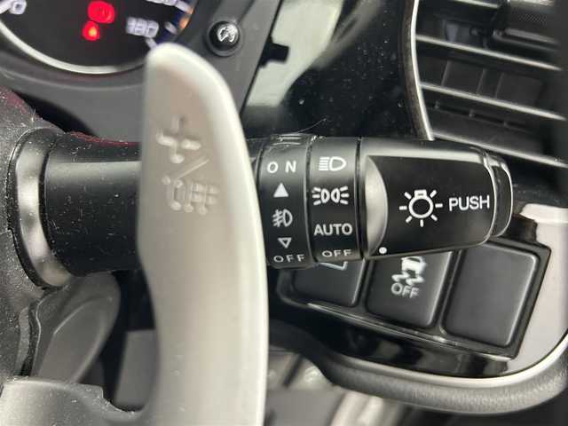 三菱 アウトランダー 24G ナビパッケージ 愛知県 2015(平27)年 10.5万km シルキーホワイト (株)IDOMが運営する【じしゃロン名古屋鳴海店】の自社ローン専用車両になりますこちらは現金またはオートローンご利用時の価格です。自社ローンご希望の方は別途その旨お申付け下さい/純正ナビ/（CD/DVD/TV/BT)/バックカメラ/ステアリングリモコン/パワーバックドア/パドルシフト/4WD/ETC/アイドリングストップ/オートライト/追従型クルーズコントロール/純正フロアマット/純正ドアバイザー