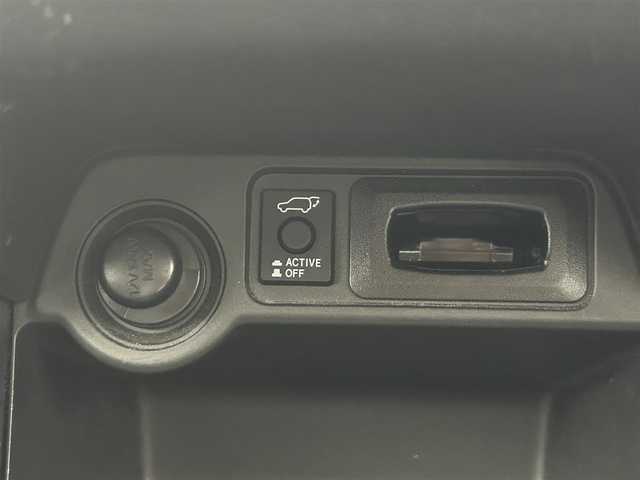 三菱 アウトランダー 24G ナビパッケージ 愛知県 2015(平27)年 10.5万km シルキーホワイト (株)IDOMが運営する【じしゃロン名古屋鳴海店】の自社ローン専用車両になりますこちらは現金またはオートローンご利用時の価格です。自社ローンご希望の方は別途その旨お申付け下さい/純正ナビ/（CD/DVD/TV/BT)/バックカメラ/ステアリングリモコン/パワーバックドア/パドルシフト/4WD/ETC/アイドリングストップ/オートライト/追従型クルーズコントロール/純正フロアマット/純正ドアバイザー