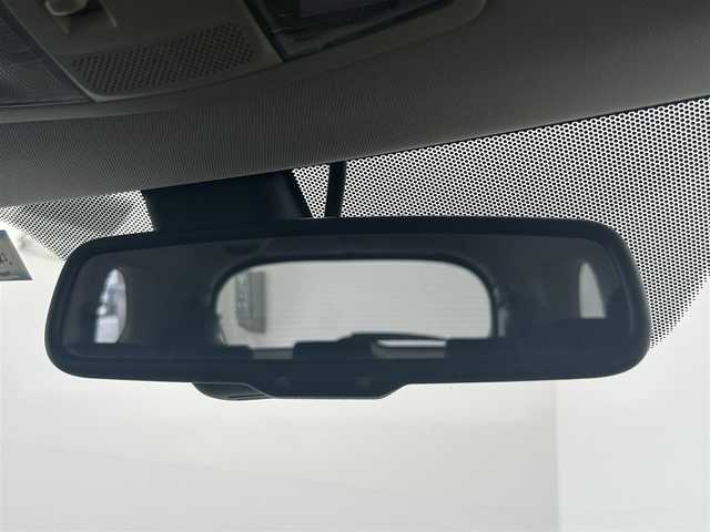 三菱 アウトランダー 24G ナビパッケージ 愛知県 2015(平27)年 10.5万km シルキーホワイト (株)IDOMが運営する【じしゃロン名古屋鳴海店】の自社ローン専用車両になりますこちらは現金またはオートローンご利用時の価格です。自社ローンご希望の方は別途その旨お申付け下さい/純正ナビ/（CD/DVD/TV/BT)/バックカメラ/ステアリングリモコン/パワーバックドア/パドルシフト/4WD/ETC/アイドリングストップ/オートライト/追従型クルーズコントロール/純正フロアマット/純正ドアバイザー