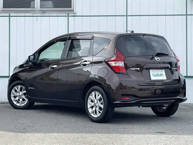 日産 ノート e－パワー X 山梨県 2018(平30)年 5.7万km インペリアルアンバーP 純正ナビ/純正CD/DVD/Bluetooth接続/フルセグTV/アラウンドビューモニター/ETC/サイドバイザー/ステアリングスイッチ/取扱説明書/保証書