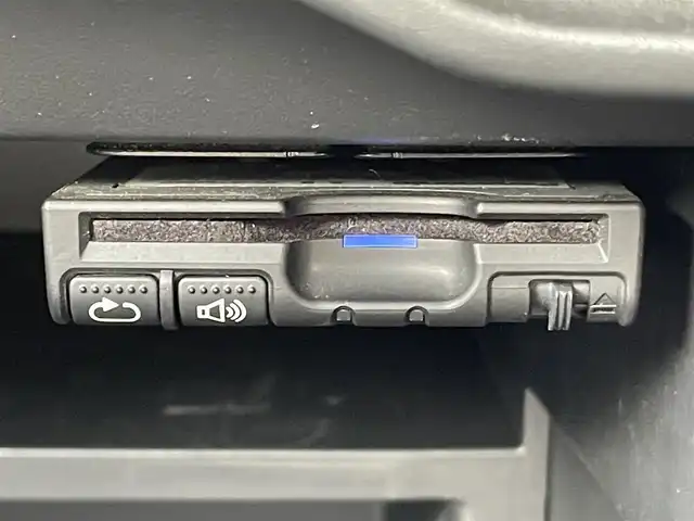 日産 ノート e－パワー X 山梨県 2018(平30)年 5.7万km インペリアルアンバーP 純正ナビ/純正CD/DVD/Bluetooth接続/フルセグTV/アラウンドビューモニター/ETC/サイドバイザー/ステアリングスイッチ/取扱説明書/保証書