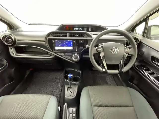 トヨタ アクア S スタイルブラック 熊本県 2017(平29)年 6.6万km ブラックマイカ 社外ナビ（ＣＤ・ＤＶＤ・フルセグ・ＢＴ・ＳＤ）/バックカメラ　/社外ＥＴＣ　/衝突軽減ブレーキ　/横滑り防止　/電動格納ミラー　/純正フロアマット　/オートライト　/オートマチックハイビーム　/ＬＥＤヘッドライト/スマートキー/プッシュスタート