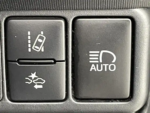 トヨタ アクア S スタイルブラック 熊本県 2017(平29)年 6.6万km ブラックマイカ 社外ナビ（ＣＤ・ＤＶＤ・フルセグ・ＢＴ・ＳＤ）/バックカメラ　/社外ＥＴＣ　/衝突軽減ブレーキ　/横滑り防止　/電動格納ミラー　/純正フロアマット　/オートライト　/オートマチックハイビーム　/ＬＥＤヘッドライト/スマートキー/プッシュスタート