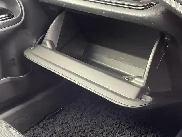 トヨタ アクア S スタイルブラック 熊本県 2017(平29)年 6.6万km ブラックマイカ 社外ナビ（ＣＤ・ＤＶＤ・フルセグ・ＢＴ・ＳＤ）/バックカメラ　/社外ＥＴＣ　/衝突軽減ブレーキ　/横滑り防止　/電動格納ミラー　/純正フロアマット　/オートライト　/オートマチックハイビーム　/ＬＥＤヘッドライト/スマートキー/プッシュスタート