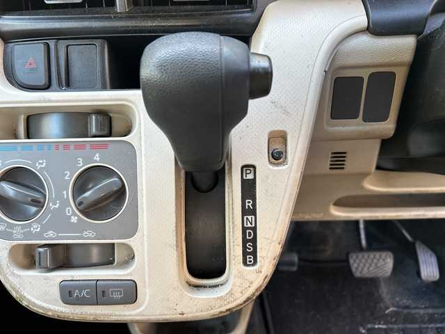 ダイハツ ムーヴ L 福岡県 2017(平29)年 4.4万km シルキーグリーンP 純正ナビ（フルTV・AM/FM）/CD/SD/AUX/電動格納ミラー/横滑り防止/アイドリングストップ