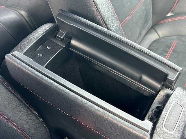 メルセデス・ベンツ ＧＬＢ２００ｄ AMGライン 埼玉県 2020(令2)年 2.9万km デニムブルー レーダーセーフティＰＫＧ/黒半革シート　/純正ナビ　/３６０度カメラ　/フルセグＴＶ　/アンビエントライト　/シートヒーター　/パワーシート　/パワーバックドア　/ドライブレコーダー　/ＥＴＣ