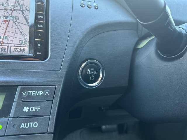 トヨタ プリウス L 富山県 2009(平21)年 15万km シルバーM スマートキー/純正HDDナビ（NHZN-W59G）/フルセグTV/CD/DVD再生/Bluetooth/純正フロアマット/純正ドアバイザー/電格ウィンカーミラー/オートライト/ヘッドライトレベライザー/HIDヘッドライト/ステアリングスイッチ/プッシュスタート/ナビ取説/保証書