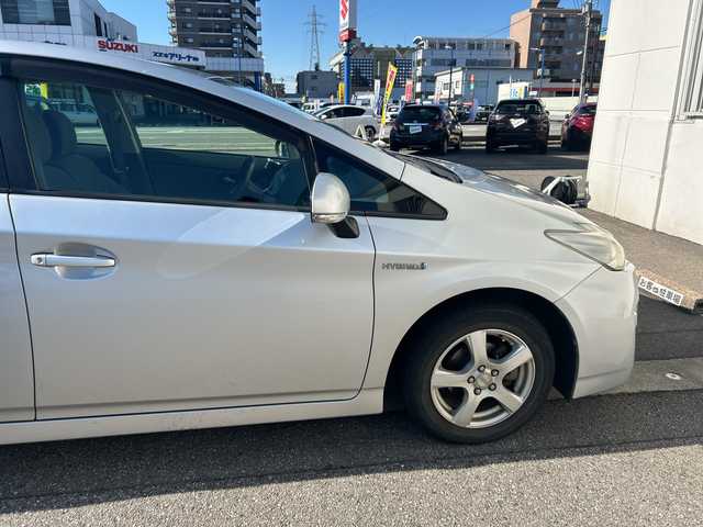 トヨタ プリウス L 富山県 2009(平21)年 15万km シルバーM スマートキー/純正HDDナビ（NHZN-W59G）/フルセグTV/CD/DVD再生/Bluetooth/純正フロアマット/純正ドアバイザー/電格ウィンカーミラー/オートライト/ヘッドライトレベライザー/HIDヘッドライト/ステアリングスイッチ/プッシュスタート/ナビ取説/保証書