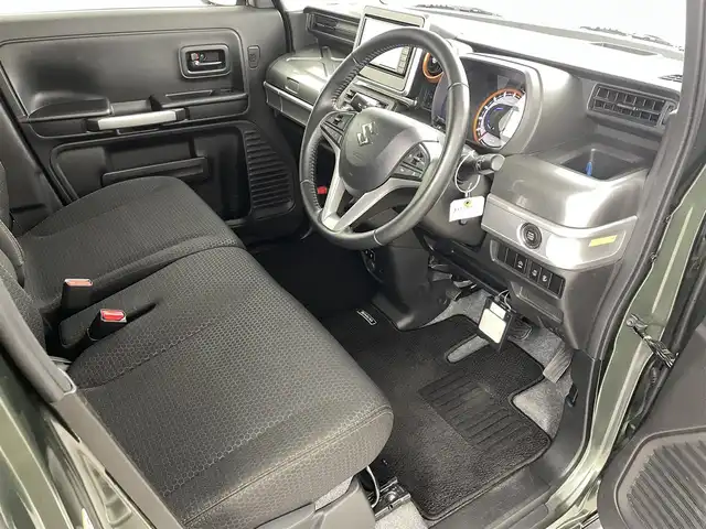 スズキ スペーシア ギア HYBRID XZターボ 福島県 2021(令3)年 6万km クールカーキパールメタリック/ガンメタリック2トーン ワンオーナー/ルーフレール/スズキセーフティサポート/・デュアルカメラブレーキサポート/・誤発進抑制機能（前方・後方）/・後退時ブレーキサポート/・車線逸脱警報機能/・車線逸脱抑制機能/・ふらつき警報機能/・標識認識機能/・フロントガラス投影式ヘッドアップディスプレイ/・先行車発進お知らせ機能/・ハイビームアシスト/・アダプティブクルーズコントロール（全車速追従機能付き）/純正ナビ/・型番：CN-R2765W/・フルセグ/CD/DVD/SD/BT/FM/AM/・ETC/・全方位カメラ/両側パワースライドドア/革巻きステアリング/・ステアリングスイッチ/・パドルシフト/前席シートヒーター/LEDヘッドライト/・フォグランプ/・オートライト/プッシュスタート/・スマートキー/・アイドリングストップ/純正マット/ドアバイザー