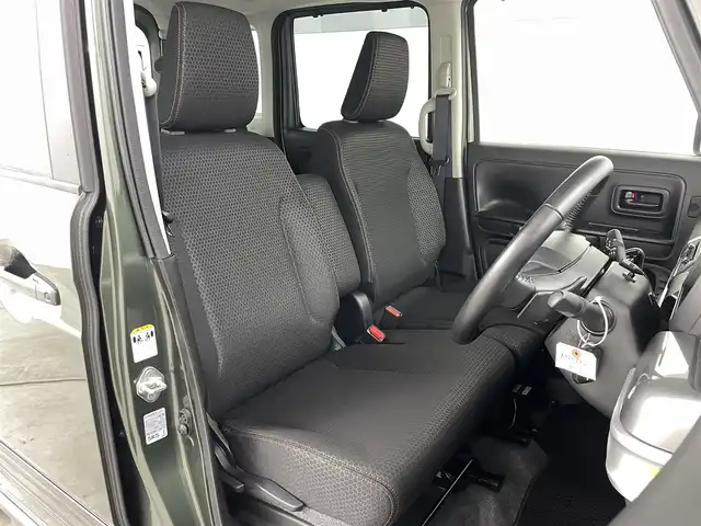 スズキ スペーシア ギア HYBRID XZターボ 福島県 2021(令3)年 6万km クールカーキパールメタリック/ガンメタリック2トーン ワンオーナー/ルーフレール/スズキセーフティサポート/・デュアルカメラブレーキサポート/・誤発進抑制機能（前方・後方）/・後退時ブレーキサポート/・車線逸脱警報機能/・車線逸脱抑制機能/・ふらつき警報機能/・標識認識機能/・フロントガラス投影式ヘッドアップディスプレイ/・先行車発進お知らせ機能/・ハイビームアシスト/・アダプティブクルーズコントロール（全車速追従機能付き）/純正ナビ/・型番：CN-R2765W/・フルセグ/CD/DVD/SD/BT/FM/AM/・ETC/・全方位カメラ/両側パワースライドドア/革巻きステアリング/・ステアリングスイッチ/・パドルシフト/前席シートヒーター/LEDヘッドライト/・フォグランプ/・オートライト/プッシュスタート/・スマートキー/・アイドリングストップ/純正マット/ドアバイザー