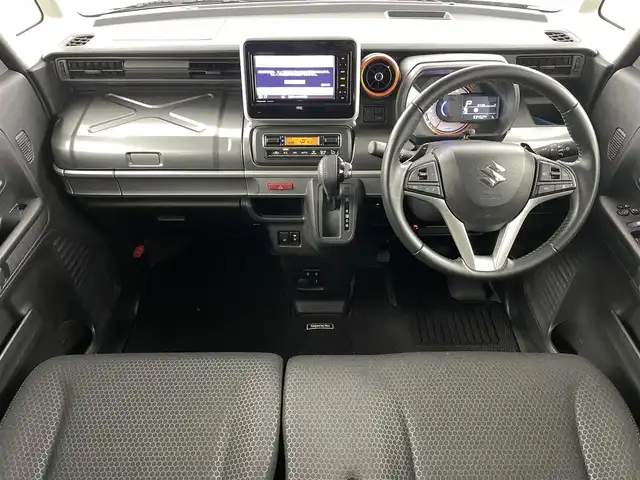 スズキ スペーシア ギア HYBRID XZターボ 福島県 2021(令3)年 6万km クールカーキパールメタリック/ガンメタリック2トーン ワンオーナー/ルーフレール/スズキセーフティサポート/・デュアルカメラブレーキサポート/・誤発進抑制機能（前方・後方）/・後退時ブレーキサポート/・車線逸脱警報機能/・車線逸脱抑制機能/・ふらつき警報機能/・標識認識機能/・フロントガラス投影式ヘッドアップディスプレイ/・先行車発進お知らせ機能/・ハイビームアシスト/・アダプティブクルーズコントロール（全車速追従機能付き）/純正ナビ/・型番：CN-R2765W/・フルセグ/CD/DVD/SD/BT/FM/AM/・ETC/・全方位カメラ/両側パワースライドドア/革巻きステアリング/・ステアリングスイッチ/・パドルシフト/前席シートヒーター/LEDヘッドライト/・フォグランプ/・オートライト/プッシュスタート/・スマートキー/・アイドリングストップ/純正マット/ドアバイザー