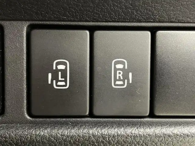 スズキ スペーシア ギア HYBRID XZターボ 福島県 2021(令3)年 6万km クールカーキパールメタリック/ガンメタリック2トーン ワンオーナー/ルーフレール/スズキセーフティサポート/・デュアルカメラブレーキサポート/・誤発進抑制機能（前方・後方）/・後退時ブレーキサポート/・車線逸脱警報機能/・車線逸脱抑制機能/・ふらつき警報機能/・標識認識機能/・フロントガラス投影式ヘッドアップディスプレイ/・先行車発進お知らせ機能/・ハイビームアシスト/・アダプティブクルーズコントロール（全車速追従機能付き）/純正ナビ/・型番：CN-R2765W/・フルセグ/CD/DVD/SD/BT/FM/AM/・ETC/・全方位カメラ/両側パワースライドドア/革巻きステアリング/・ステアリングスイッチ/・パドルシフト/前席シートヒーター/LEDヘッドライト/・フォグランプ/・オートライト/プッシュスタート/・スマートキー/・アイドリングストップ/純正マット/ドアバイザー