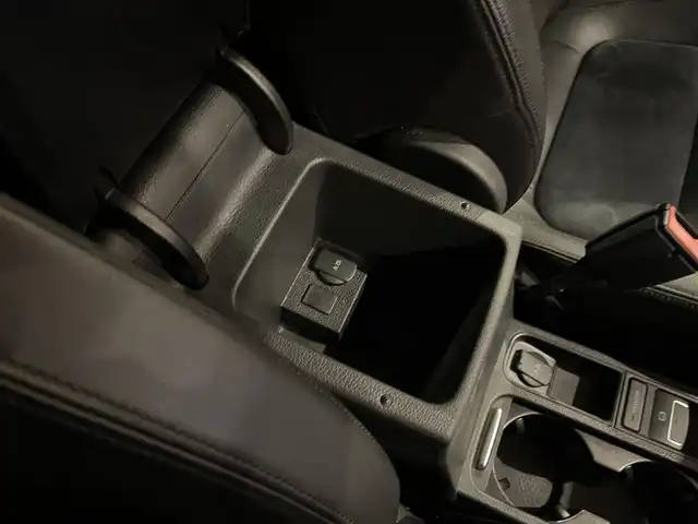 フォルクスワーゲン シャラン TSIハイライン Bモーションテクノ 宮城県 2015(平27)年 3.5万km シルバー ワンオーナー/純正ナビゲーションシステム/フルセグTV/バックカメラ/パーキングアシスト/ハーフレザーシート/シートヒーター/両側パワースライドドア/パワーバックドア/スマートキーシステム/キセノンヘッドライト/オートライト/純正17インチAW/ETC車載器