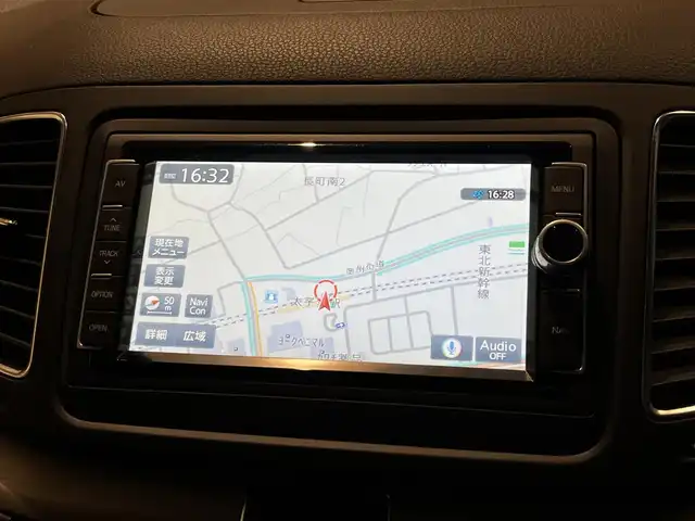 フォルクスワーゲン シャラン TSIハイライン Bモーションテクノ 宮城県 2015(平27)年 3.5万km シルバー ワンオーナー/純正ナビゲーションシステム/フルセグTV/バックカメラ/パーキングアシスト/ハーフレザーシート/シートヒーター/両側パワースライドドア/パワーバックドア/スマートキーシステム/キセノンヘッドライト/オートライト/純正17インチAW/ETC車載器