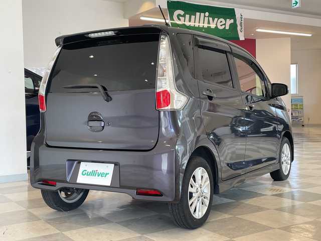 日産 デイズ 福井県 2015(平27)年 4.4万km プレミアムパープルP 純正７インチナビ／Ｂｌｕｅｔｏｏｔｈ／フルセグテレビ／ＡＭ／ＦＭ／バックモニター／電動格納ミラー／キーレス／プッシュスタート／ドライブレコーダー／純正フロアマット／ドアバイザー／衝突被害軽減ブレーキ