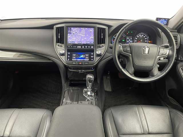 トヨタ クラウン ハイブリッド アスリートS 愛知県 2013(平25)年 6万km ホワイトパールクリスタルシャイン 外部検査実施済み//OP 18インチAW（スパッタリング塗装）//OPアドバンストパッケージ/・プリクラッシュセーフティ/・インテリジェントクリアランスソナー/・レーダークルーズコントロールサンルーフ//OPレザーシートパッケージ/・前席シートベンチレーション&ヒーター//OP サンルーフ//純正8インチHDDナビ//TV Bluetooth CD DVD//ステアリングリモコン//前席パワーシート//LEDヘッドライト//スマートキー//前方ドライブレコーダー//ビルトインETC