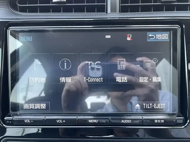 トヨタ アクア S 神奈川県 2018(平30)年 8.3万km クリアエメラルドパールクリスタルシャイン トヨタセーフティセンス　/純正８型ナビ（NSZT-Y66T）/Bluetooth/CD/DVD　/フルセグ　/バックカメラ　/ビルドインＥＴＣ２．０　/クルーズコントロール/前後コーナーセンサー/オートライト/オートマチックハイビーム/ＬＥＤヘッドライト　/スマートキー/レーンキープアシスト/横滑り防止装置/衝突被害軽減システム/ABS/Wエアバック/スペアキー１本/プッシュスタート/前後ドライブレコーダー（TZ-DR212)/合皮シートカバー