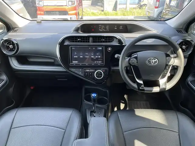 トヨタ アクア S 神奈川県 2018(平30)年 8.3万km クリアエメラルドパールクリスタルシャイン トヨタセーフティセンス　/純正８型ナビ（NSZT-Y66T）/Bluetooth/CD/DVD　/フルセグ　/バックカメラ　/ビルドインＥＴＣ２．０　/クルーズコントロール/前後コーナーセンサー/オートライト/オートマチックハイビーム/ＬＥＤヘッドライト　/スマートキー/レーンキープアシスト/横滑り防止装置/衝突被害軽減システム/ABS/Wエアバック/スペアキー１本/プッシュスタート/前後ドライブレコーダー（TZ-DR212)/合皮シートカバー