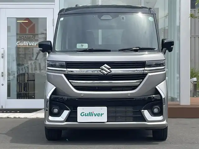 スズキ スペーシア カスタム HYBRID XS 道央・札幌 2024(令6)年 1.3万km スチールシルバーメタリック/ブルーイッシュブラックパール ・４WD/・ワンオーナー/・衝突軽減ブレーキ/・純正ナビ/　CD＆DVD＆BT＆TV/・全方位カメラ/・バックカメラ/・両側パワースライドドア/・コーナーセンサー/・レーンキープアシスト/・レーダークルーズコントロール/・ヘッドアップディスプレイ/・シートヒーター/・ハーフレザーシート/・オートエアコン/・オートライト/・ミラーヒーラー/・ステアリングヒーター/・アイドリングストップ/・ステアリングスイッチ/・ビルトインETC/・プッシュスタート/・スマートキー/・前方ドライブレコーダー/・純正フロアマット/・ドアバイザー/・ウィンカーミラー/・フォグライト