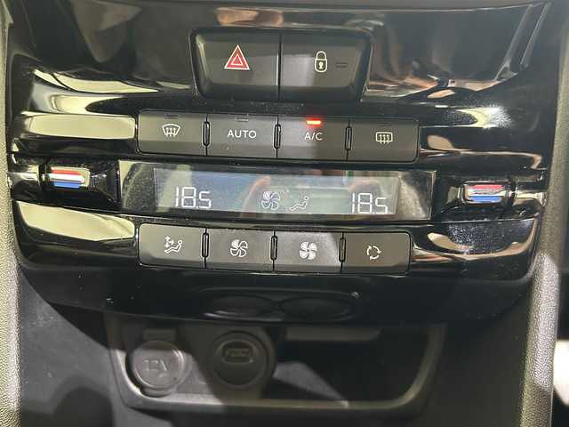 プジョー ２００８ シエロ 愛媛県 2014(平26)年 8.3万km カラドブルー ガラスルーフ/ナビ/Bluetooth/クルコン/ETC