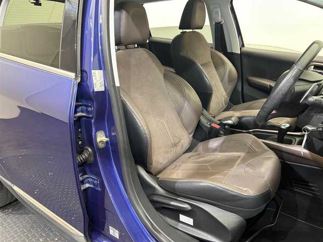 プジョー ２００８ シエロ 愛媛県 2014(平26)年 8.3万km カラドブルー ガラスルーフ/ナビ/Bluetooth/クルコン/ETC