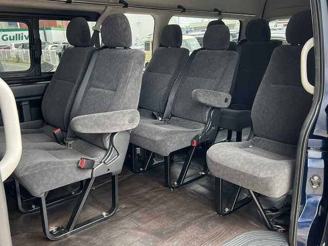 トヨタ ハイエース グランドキャビン 静岡県 2015(平27)年 2.3万km ダークブルーマイカM 社外ナビ(イクリプス)/・TV/・FM/AM/・Bluetooth/・CD/DVD/・SD/・USB/主要装備/・ＭＧＲベッドキット/・後付けハンガーラック/・後付けリアオートエアコン/・TOYOホワイトレタータイヤ/・１６インチ社外ＡＷ/・片側パワスラ/・ＬＥＤヘッドライト/・１００V電源/・フォグランプ/・ソケット電源増設/・LEDヘッドライト/・フォグランプ/・オートエアコン/・ETC/・フローリング調フロアマット