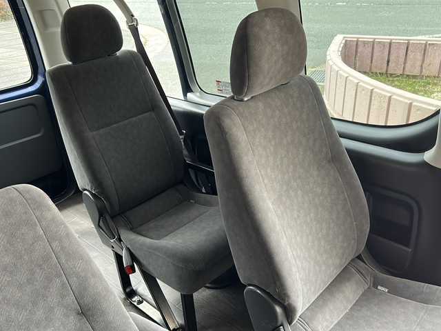 トヨタ ハイエース グランドキャビン 静岡県 2015(平27)年 2.3万km ダークブルーマイカM 社外ナビ(イクリプス)/・TV/・FM/AM/・Bluetooth/・CD/DVD/・SD/・USB/主要装備/・ＭＧＲベッドキット/・後付けハンガーラック/・後付けリアオートエアコン/・TOYOホワイトレタータイヤ/・１６インチ社外ＡＷ/・片側パワスラ/・ＬＥＤヘッドライト/・１００V電源/・フォグランプ/・ソケット電源増設/・LEDヘッドライト/・フォグランプ/・オートエアコン/・ETC/・フローリング調フロアマット