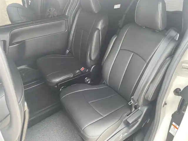 トヨタ ヴォクシー ZS 煌Ⅱ 愛媛県 2019(平31)年 3.5万km ホワイトパールクリスタルシャイン プリクラッシュセーフティ/レーンディパーチャーアラート/クリアランスソナー/オートマチックハイビーム/クルーズコントロール/純正9インチSDナビ【NSZT-Y68T】/　CD/DVD/Bluetooth/フルセグTV/バックカメラ/ビルトインETC/純正12.1型フリップダウンモニター/社外360°ドライブレコーダー/両側パワースライドドア/オートライト/LEDヘッドライト/革調シートカバー/社外18インチAW(ROJAM)/車高調/社外ステアリング/ステアリングスイッチ/プッシュスタート/フロアマット